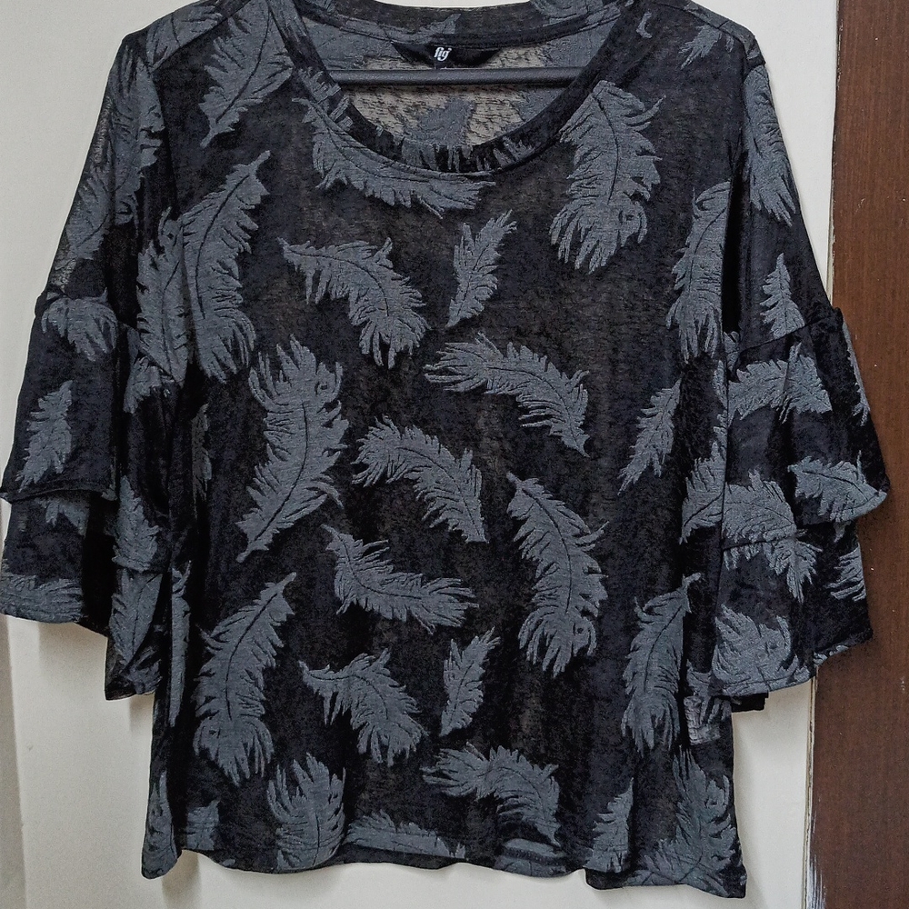 Fig Black Top - Picture 3 of 9